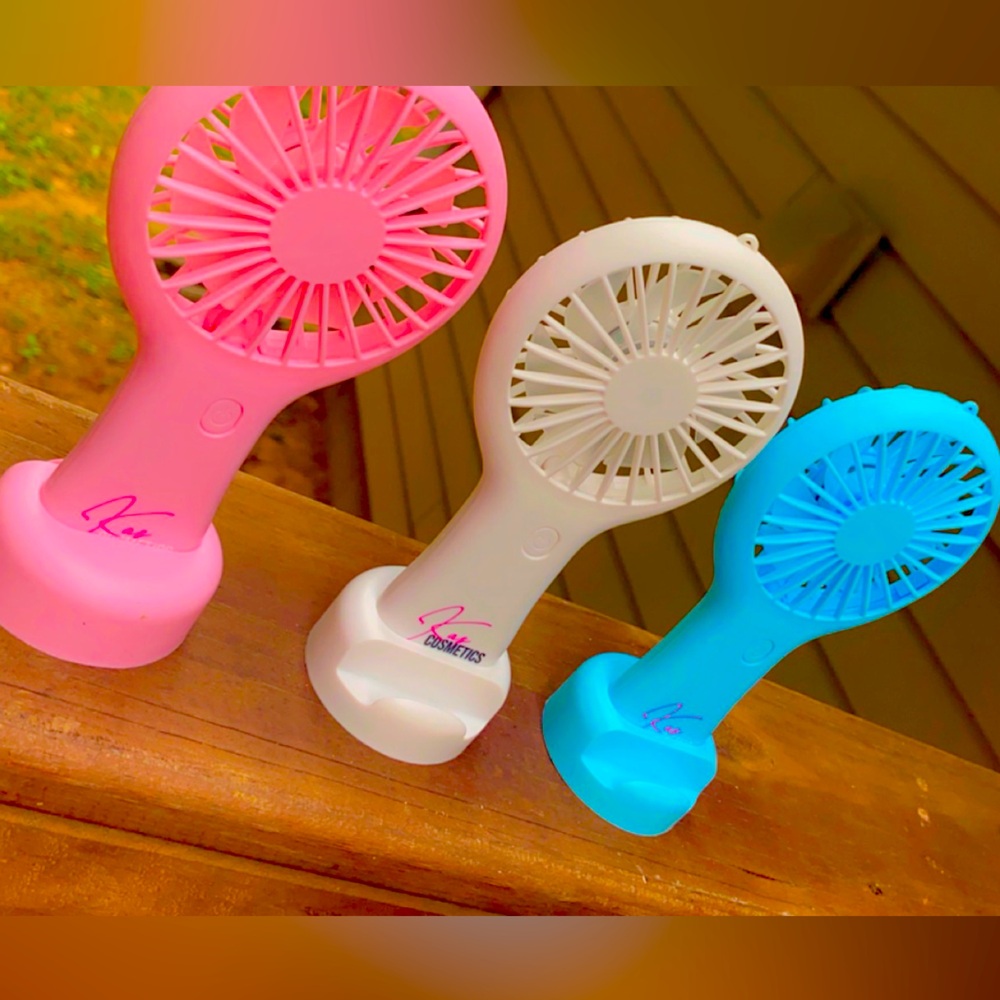 TRAVEL SIZE FAN